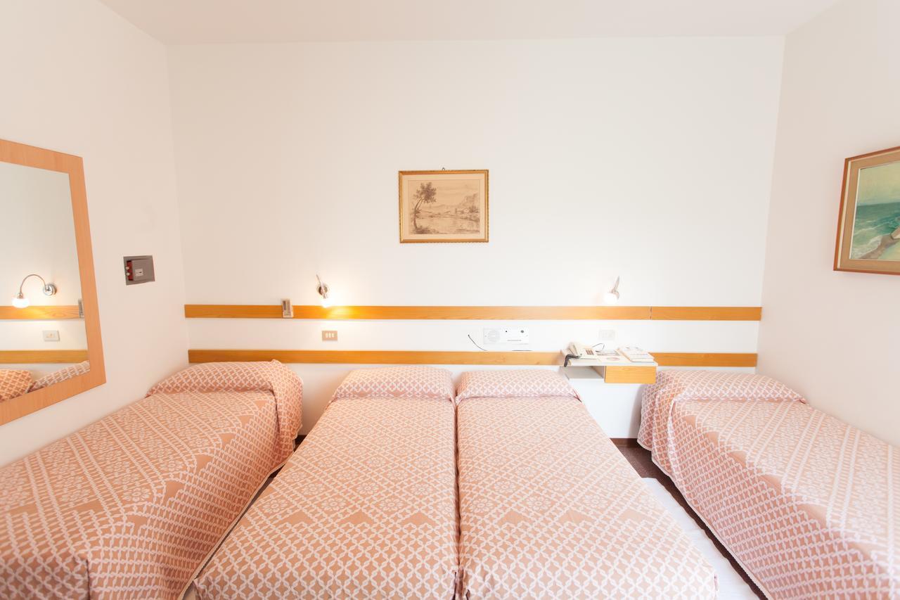Hotel Rossini Tabiano Terme Exterior photo